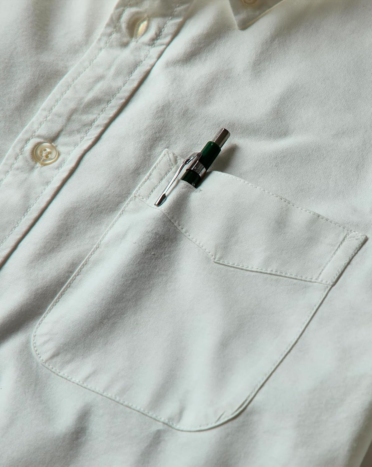 Huckberry Flint and Tinder Men's Classic Oxford Draftsmen Button Down Shirt- Stretch Fabric- Button Down Shirts for Men